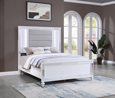 Livorno G02790A-QB Queen Bed , Silver Champagne